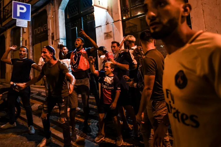 NAVIJAČI PSG-A U TRANSU: Pogledajte kako slave povijesni rezultat francuskog prvaka