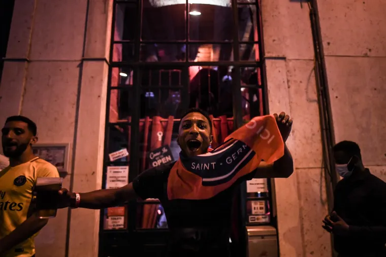 NAVIJAČI PSG-A U TRANSU: Pogledajte kako slave povijesni rezultat francuskog prvaka