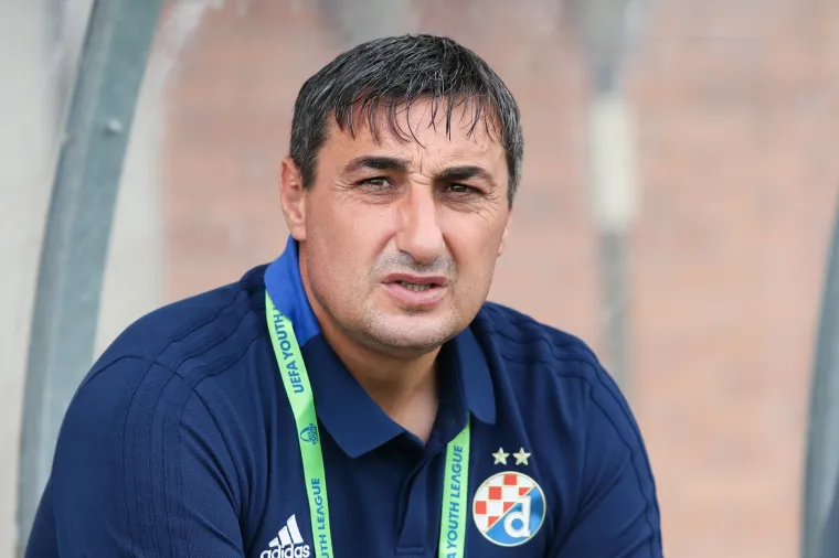 [FOTO] MODRI BROD TONE SVE DUBLJE I DUBLJE: Bio je na dobrom putu, ali onda se nasukao