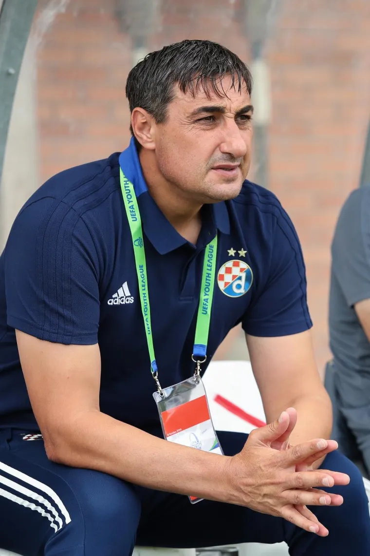[FOTO] MODRI BROD TONE SVE DUBLJE I DUBLJE: Bio je na dobrom putu, ali onda se nasukao