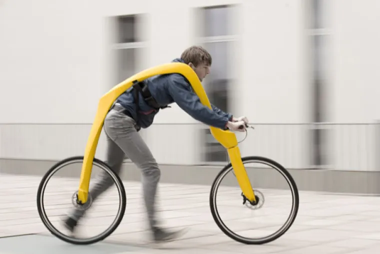 Bicikl bez pedala nema niti sjedalo. Bravo!