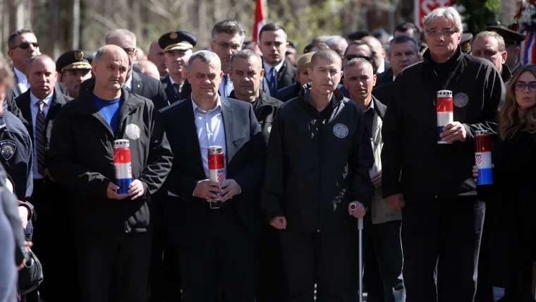 POLITIČKI VRH STIGAO NA PLITVICE: Evo tko je sve bio na obilježavanju 28. obljetnice akcije Plitvice i pogibije 1. hrvatskog redarstvenika