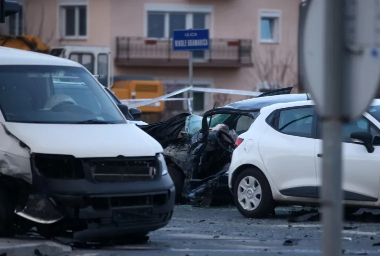 SUDAR NEKOLIKO VOZILA KOD VELIKE MLAKE: Jedna osoba poginula
