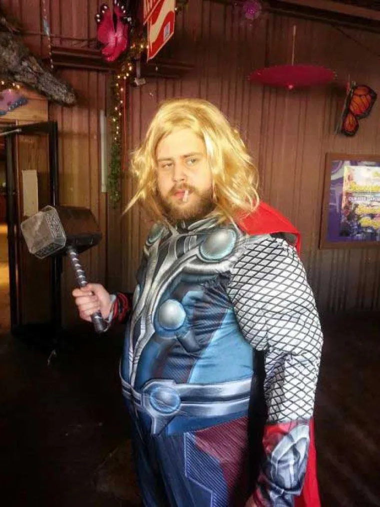 Kostim superheroja podrazumijeva i veliku odgovornost, no s njom se ne mogu baš svi nositi pa možda ne bi trebali niti nositi ovakve kostime.