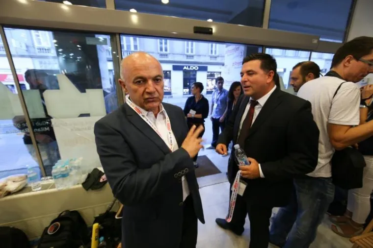 Ljubo Jurčić u izbornom stožeru stranke BM 365, 'premijera' još nema