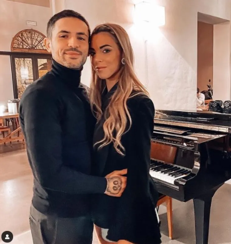 Inače, dok je trajala provala u njegovu kuću 26-godišnji Sensi je vjerojatno mirno sjedio na klupi za pričuve Intera jer je u pobjedi protiv Torina (1-0) odigrao tek posljednjih osam minuta.

Inter je pobjedom potvrdio prvo mjesto na prvoligaškoj ljestvici.