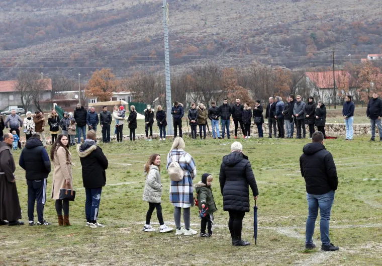 Thompson i njegovi fanovi okupili su se u Čavoglavama, da obilježe 30 godina od prve objave Bojne Čavoglave
