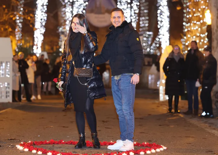 Prevalio je 800 kilometara kako bi ljubav svog života zaprosio na Adventu u Zagrebu: 'Bolji ugođaj nisam mogao ni zamisliti'