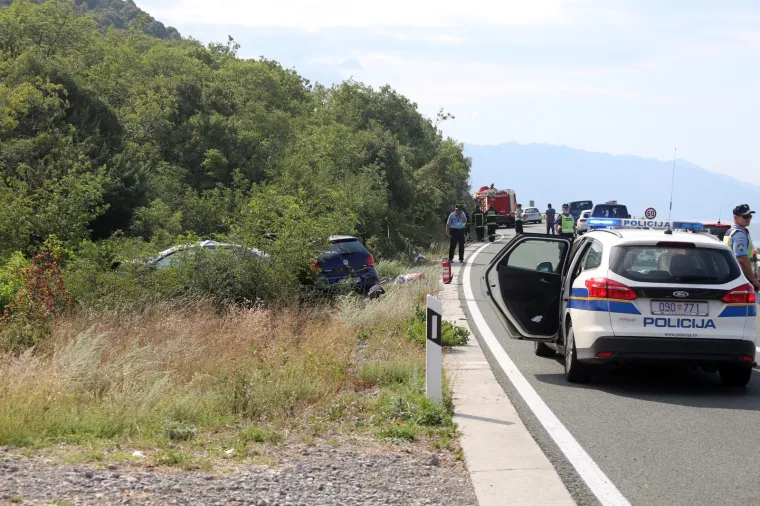 STRAVIČNA NESREĆA NA JADRANSKOJ MAGISTRALI: Tri osobe poginule u sudaru kod Sibinja Krmpotskog