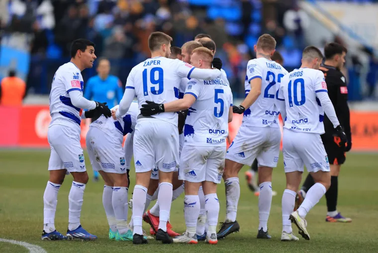 Dolaskom Nenada Bjelice Osijek je postao ozbiljan, ali zbilja ozbiljan konkurent za naslov prvaka Hrvatske. Bjelica je u ulozi sportskog direktora povukao dobre poteze, doveo igrače koji mu odgovaraju, ali i uveo prepoznatljiv stil igre koji je nekima jako teško prihvatiti.