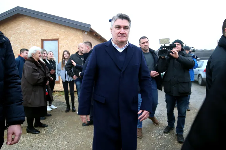 Pogledajte kako je izgledalo druženje Milanovića s građanima koji su prije godinu dana ostali bez krova nad glavom