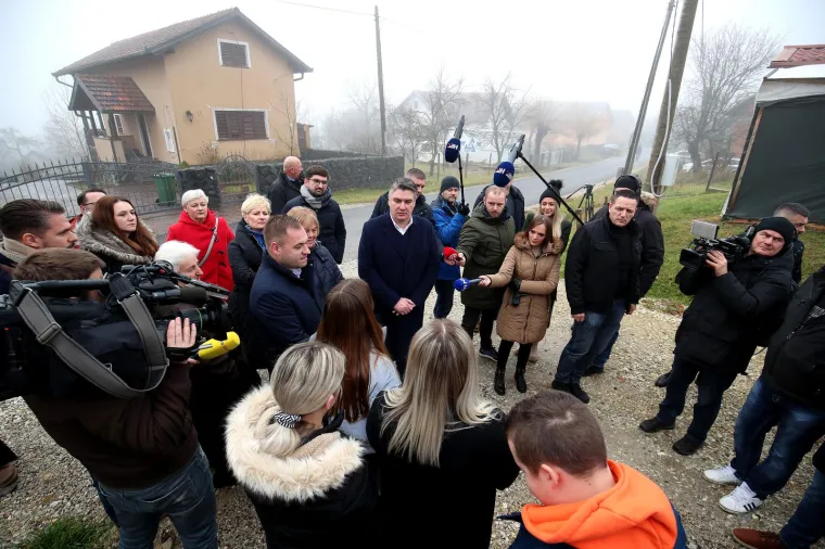 Pogledajte kako je izgledalo druženje Milanovića s građanima koji su prije godinu dana ostali bez krova nad glavom
