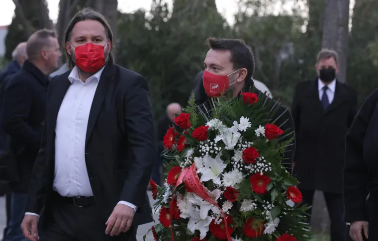 Brojna poznata lica na posljednjem ispraćaju: Od legendarnog Cape oprostili se Niko Kranjčar, Pletikosa, Kukoč...