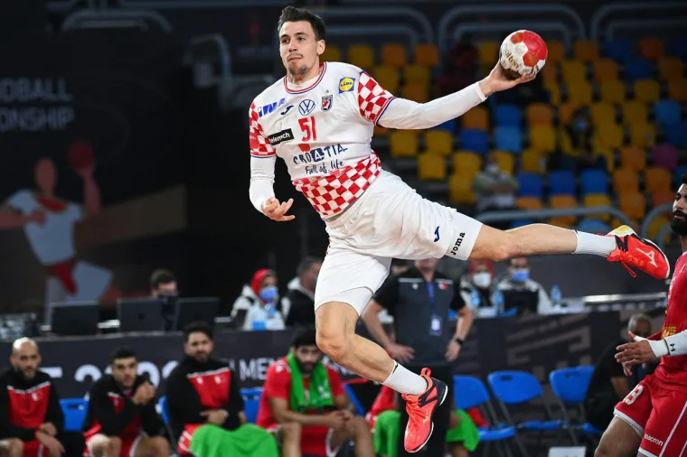Naš najbolji rukometaš ima prezgodnu djevojku: Pogledajte zanosnu plavušu koja mu je osvojila srce