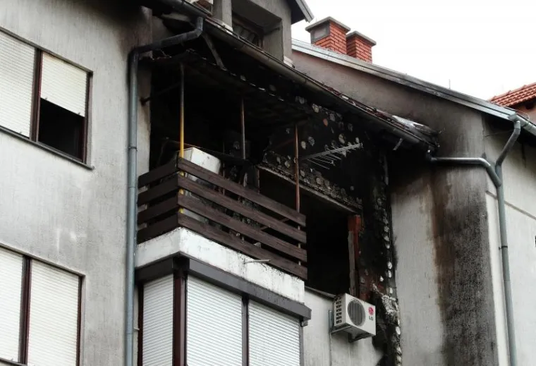 PRASAK U NOĆI: Požar i eksplozija plina u stanu u  Velikoj Gorici