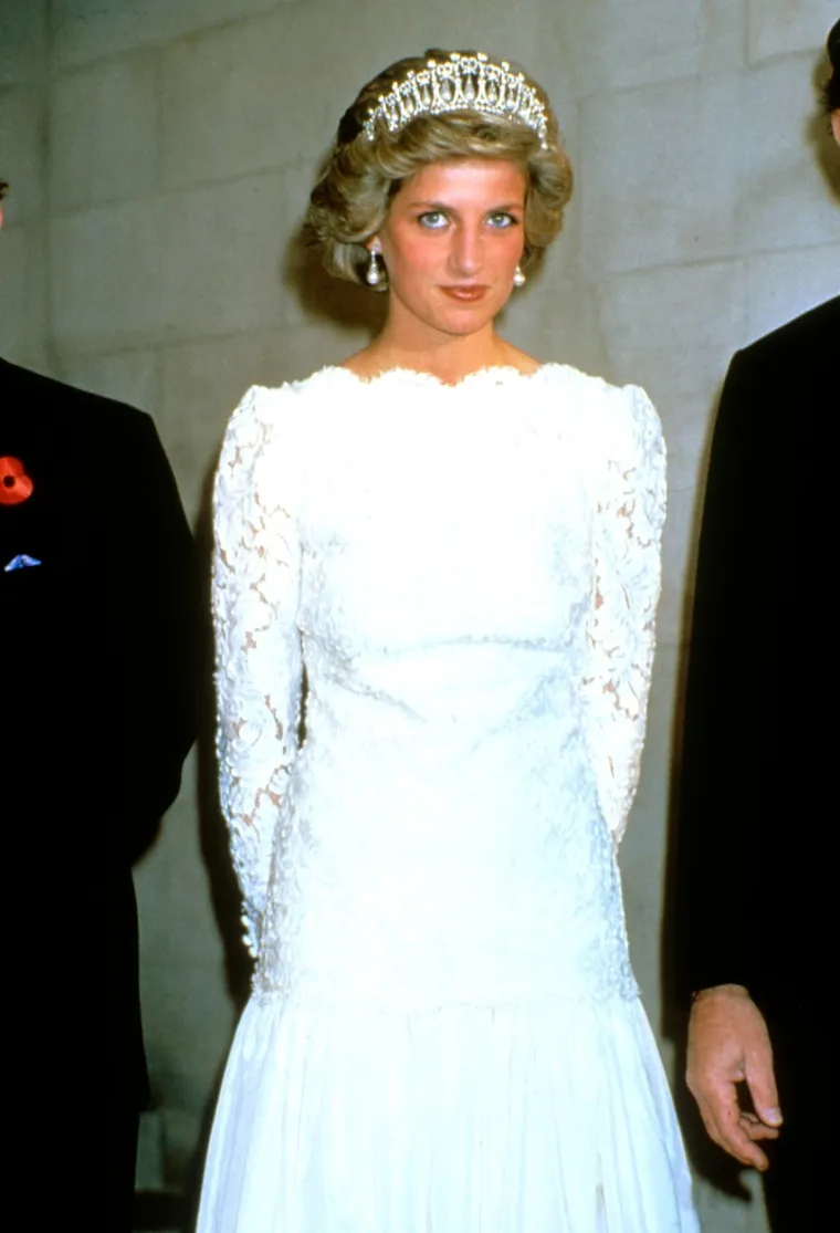 S obzirom da ju je Diana nosila u mnogim prilikama, ova tijara je jedna od najpoznatijih u vlasništvu kraljevske obitelji.