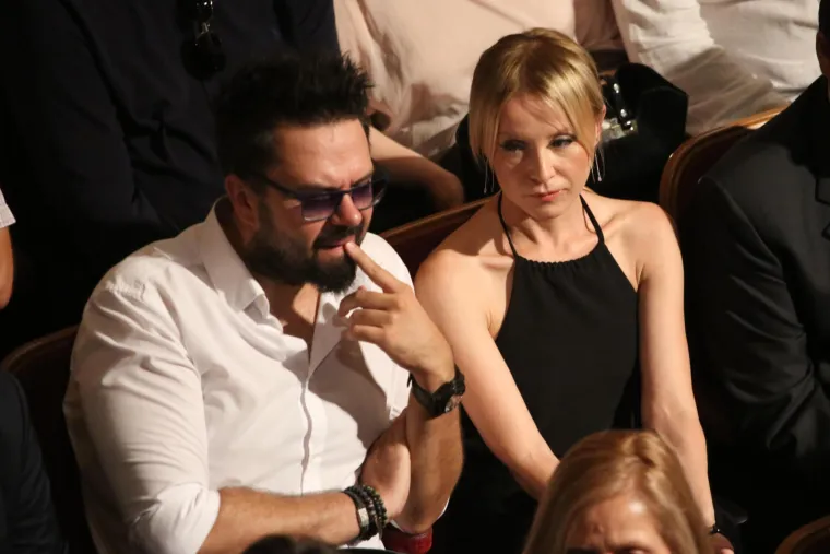 Podsjećamo, za Grašinu i Haninu vezu doznalo se nedugo nakon što su on i Danijela Martinović nakon 24 godine veze službeno potvrdili kraj.  