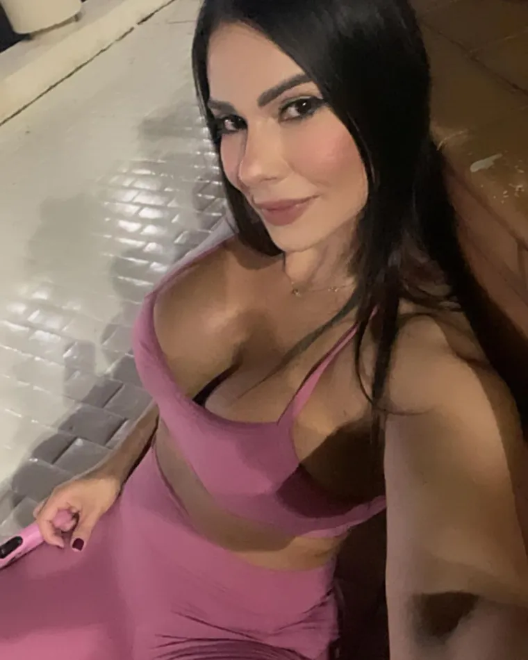 Neodoljiva pornoglumica popljuvala politiku, pa odlučila sama napraviti veliku stvar za svoj narod