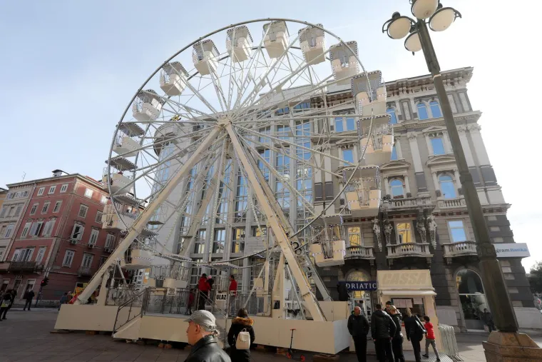 Rijeka dobila novu atrakciju: Tko je za vožnju 22 metara visokim panoramskim kotačem? Evo koliko košta