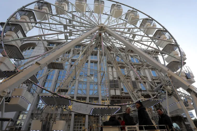 Rijeka dobila novu atrakciju: Tko je za vožnju 22 metara visokim panoramskim kotačem? Evo koliko košta