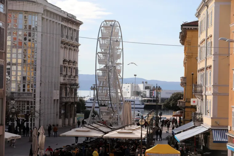 Rijeka dobila novu atrakciju: Tko je za vožnju 22 metara visokim panoramskim kotačem? Evo koliko košta