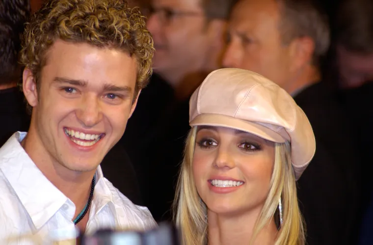Justin je u jednom intervjuu rekao da još uvijek voli pjevačicu i da nikad nije otkrio pravi razlog njihova prekida. &quot;Sjećam se što sam joj rekao kada smo odlučili ići svatko svojim putem. &apos;Ako ikad postoji trenutak da me trebaš, možeš biti sigurna da ću biti tu za tebe jer te volim kao osobu i uvijek ću te voljeti&apos;, izjavio je Justin i dodao da se zakleo Britney da će razlog njihova prekida zauvijek ostati tajna.