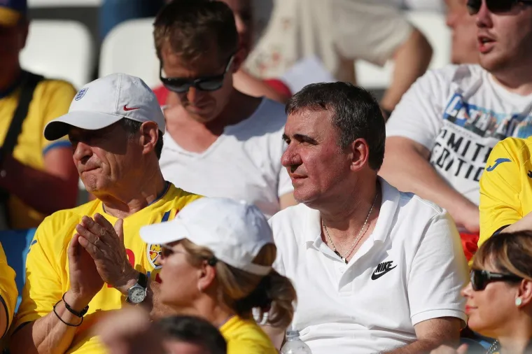 LEGENDE GLEDAJU SUSRET HRVATSKE I RUMUNJSKE: Hagi, Šuker, Costacurta i ostali uživali u sjajnom otvaranju