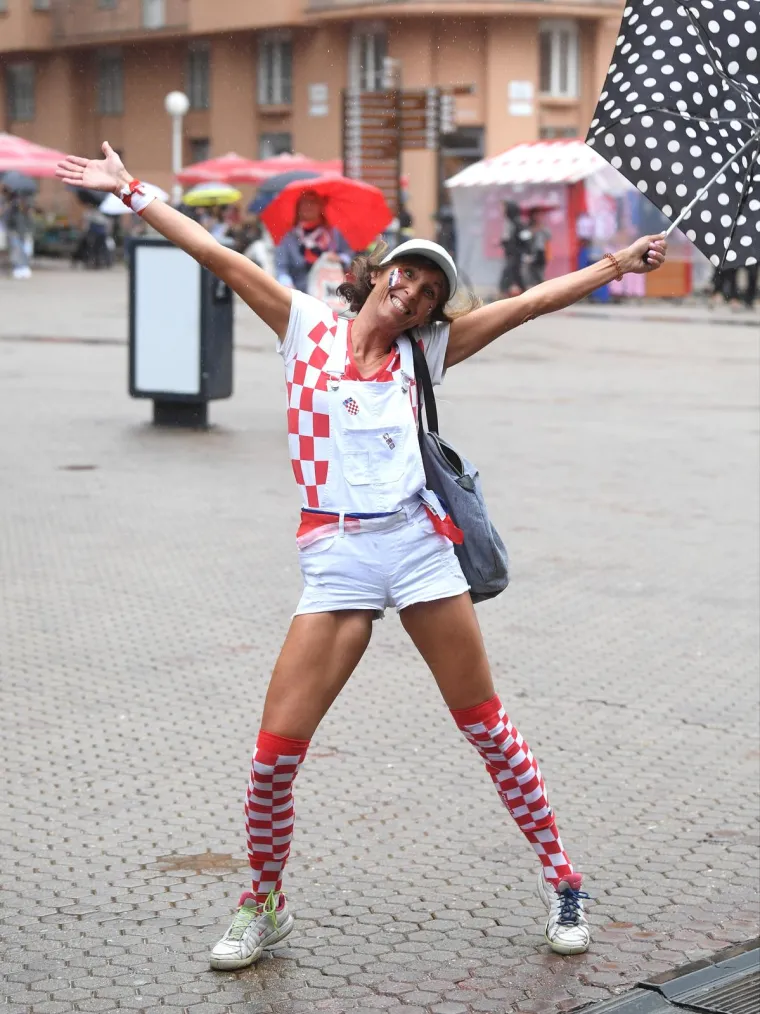 Prije 5 godina Hrvatska je gorjela! Mandžukić u 109.  minuti, odojak pred hotelom, suze Vatrenih. Prisjetite se
