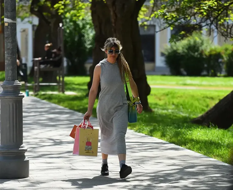 Jedna je djevojka uskom haljinom iznad koljena osvojila &scaron;picu