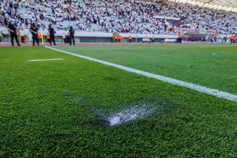 Travnjak Poljuda uništen u bakljadi: Pogledajte kako izgleda teren nakon derbija