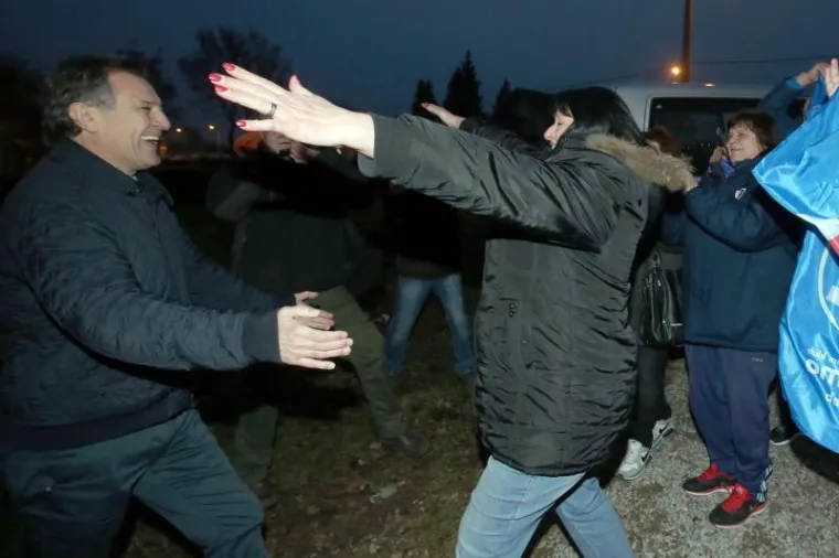 Zdravka Mamića ispred zatvora dočekalo oduševljeno mnoštvo