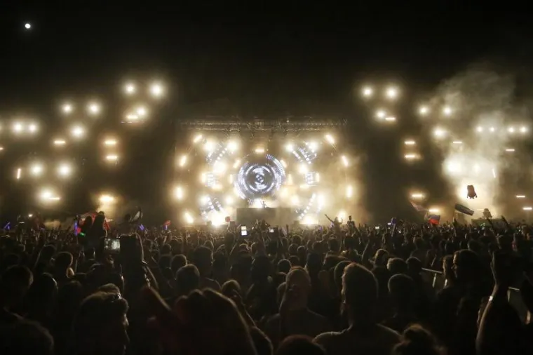 ULTRA ZATVORENA SPEKTAKULARNIM VATROMETOM: Ovako je izgledala zadnja večer velikog partyja u Splitu