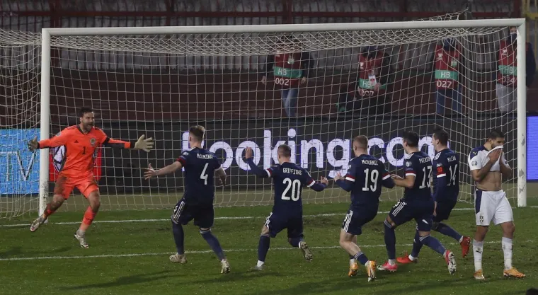 [FOTO] MITROVIĆ TRAGIČAR SRBIJE: Obratite pozornost na ključni detalj; Primjećujete li nešto?