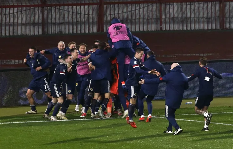[FOTO] MITROVIĆ TRAGIČAR SRBIJE: Obratite pozornost na ključni detalj; Primjećujete li nešto?
