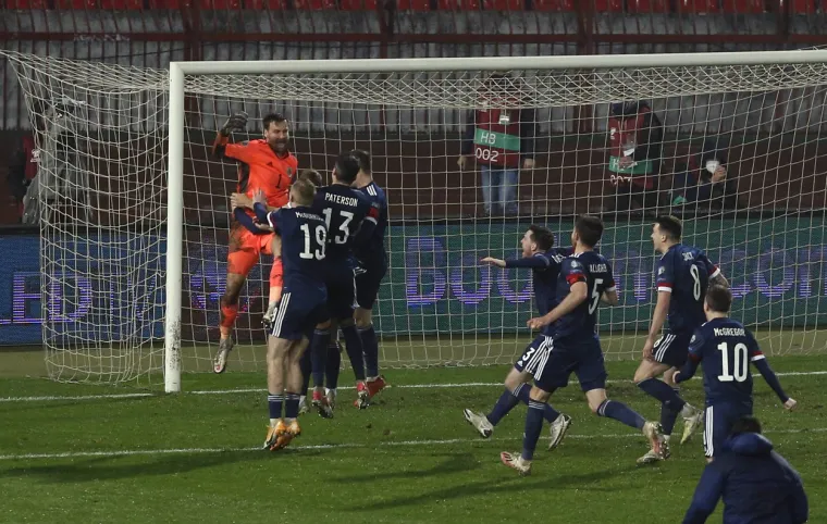 [FOTO] MITROVIĆ TRAGIČAR SRBIJE: Obratite pozornost na ključni detalj; Primjećujete li nešto?