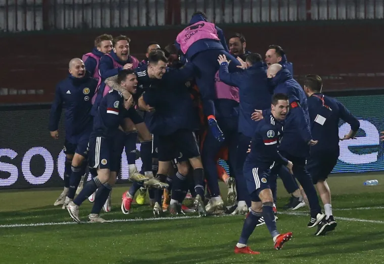 [FOTO] MITROVIĆ TRAGIČAR SRBIJE: Obratite pozornost na ključni detalj; Primjećujete li nešto?