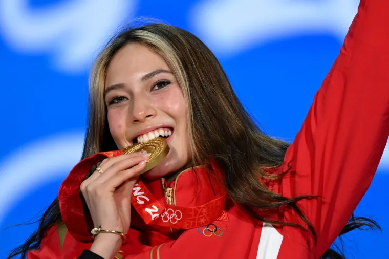 Okrenula je leđa Amerikancima i donijela zlato Kini, model je Victoria's Secreta, zarađuje milijune i izgleda brutalno