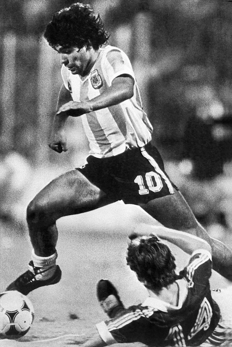 MALI ZELENI, HVALA TI NA SVEMU: Došao je kraj čudesnog puta, ovih 50 fotografija pokazuju koliko je velik bio Maradona