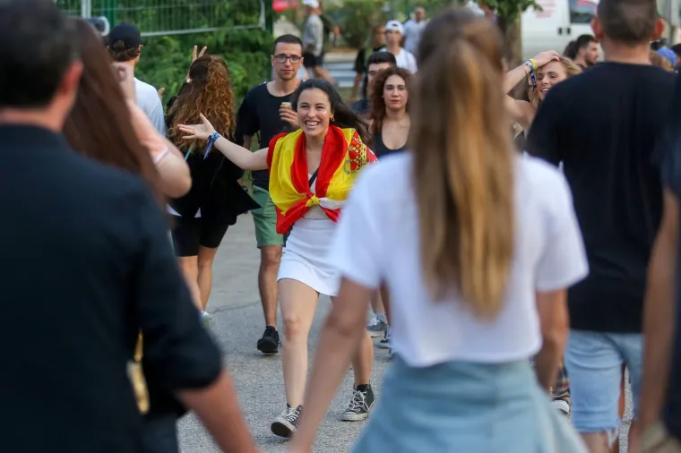 SPLIT POD OPSADOM LJEPOTICA: Na Ultri ih ima svakakvih, pogledajte kakav im je izbor odjeće
