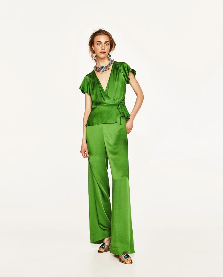 Bluza, 229,90 kuna. Široke hlače, 229,90 kuna