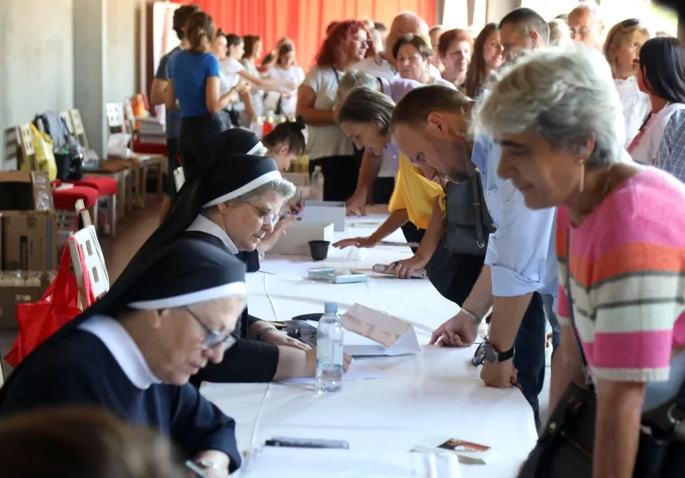 Janjetina za 40 eura, velike gužve i brojni suveniri. Ovako se u Vrpolju slavi Velika Gospa