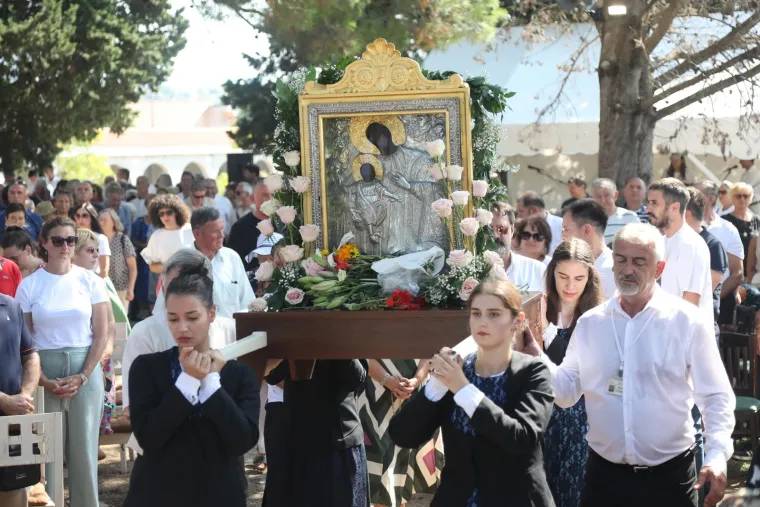 Janjetina za 40 eura, velike gužve i brojni suveniri. Ovako se u Vrpolju slavi Velika Gospa