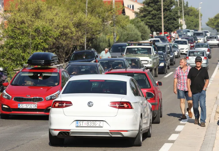 Janjetina za 40 eura, velike gužve i brojni suveniri. Ovako se u Vrpolju slavi Velika Gospa