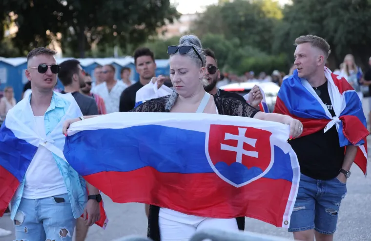 Počela je Ultra! Split pod opsadom horde partijanera, već je bilo posla za Hitnu, a i policiju: 'Skidao je i čarape, patike, uloške iz patika'