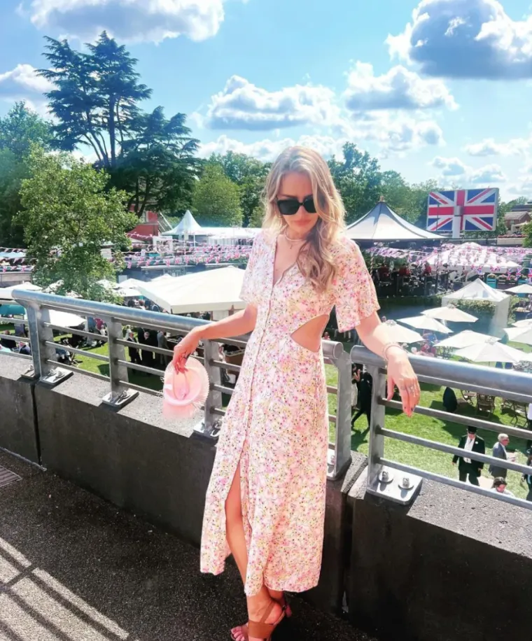 Provokativna Laura je povela prijateljicu na Wimbledon i zbog njih nitko nije mogao gledati tenis, svi su 'buljili' u njih