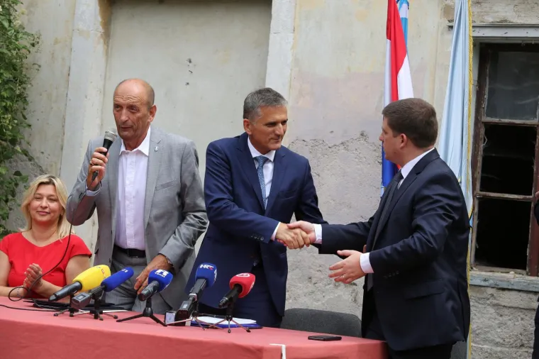 MINISTAR GORAN MARIĆ PODNIO OSTAVKU: 'Radio sam pod strašnim pritiskom, postao sam meta'