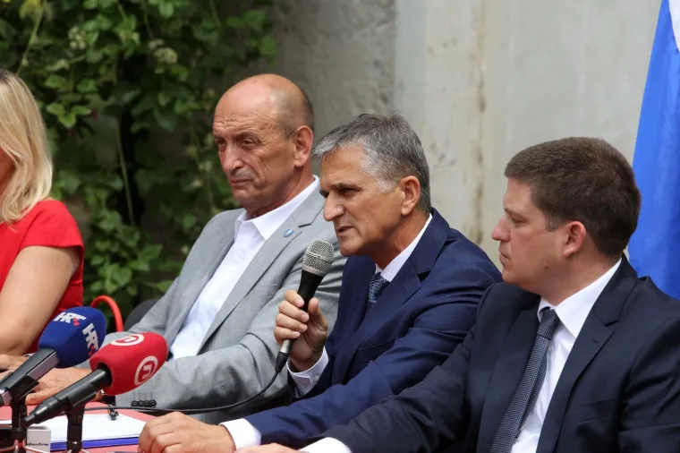 MINISTAR GORAN MARIĆ PODNIO OSTAVKU: 'Radio sam pod strašnim pritiskom, postao sam meta'
