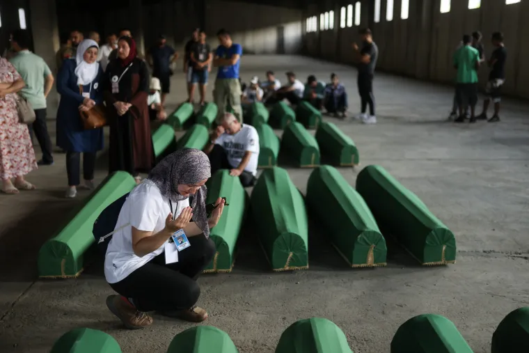 Tuga i bol i nakon 28 godina. U Srebrenici će pokopati žrtve pokolja. Najmlađa žrtva imala je samo 15 godina