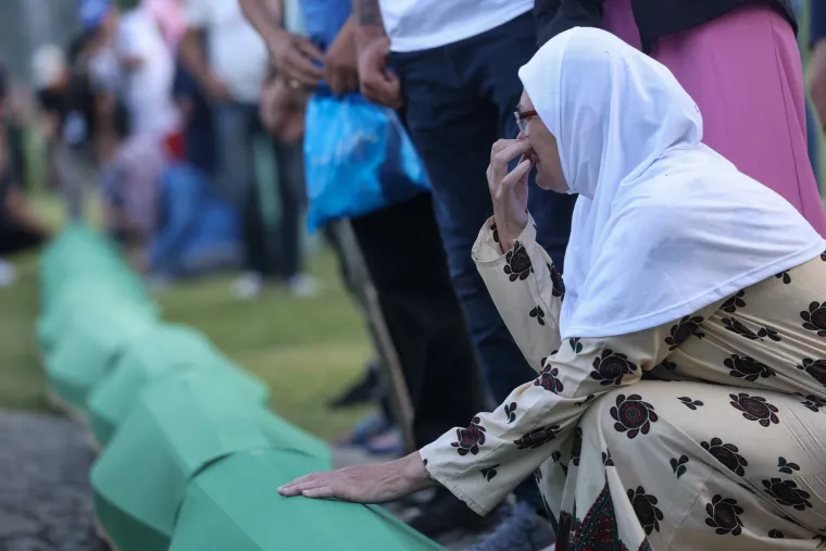 Tuga i bol i nakon 28 godina. U Srebrenici će pokopati žrtve pokolja. Najmlađa žrtva imala je samo 15 godina