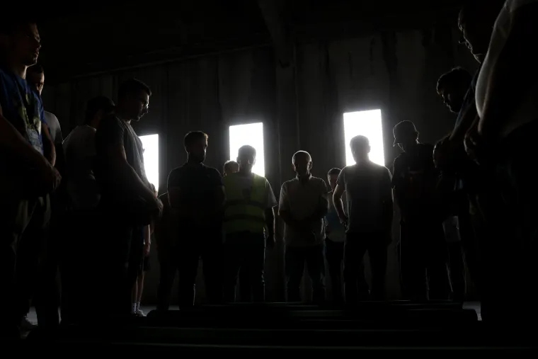 Tuga i bol i nakon 28 godina. U Srebrenici će pokopati žrtve pokolja. Najmlađa žrtva imala je samo 15 godina